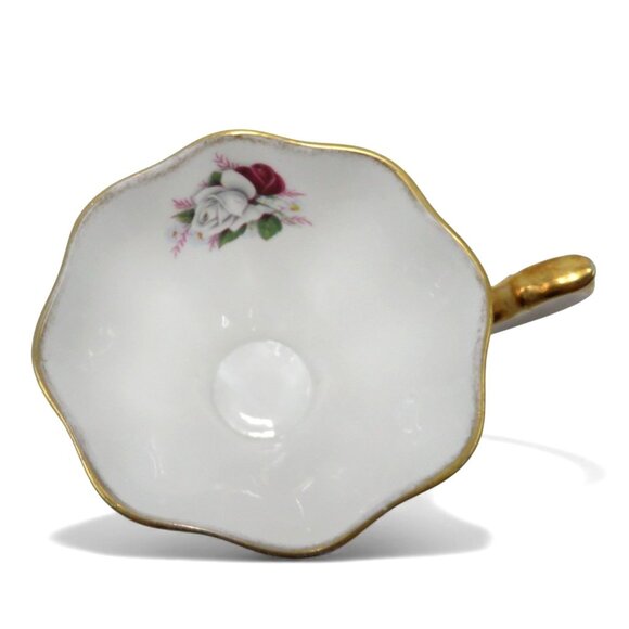 QUEEN ANNE Bone China Red White Rose Teacup and Saucer Gold Trim England Vintage - Picture 7 of 11